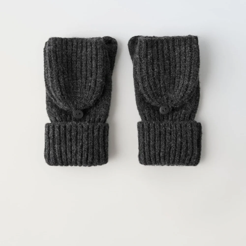✨SALE ✨ ZARA RIBBED KNIT MITTENS ✨SALE ✨